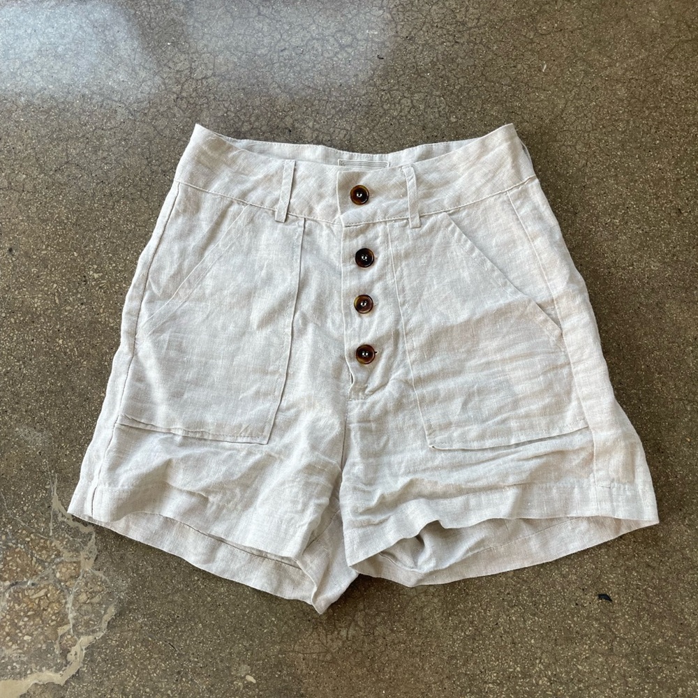 Linen Shorts, tortoise buttons, XS